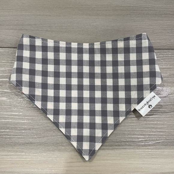 Reversible Bandana With Snaps for Dogs Size Small - Picture 3 of 14